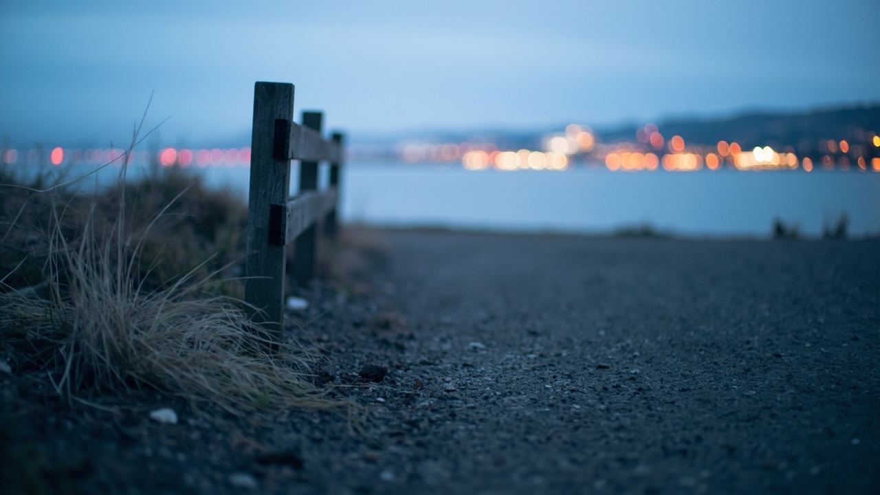 Riverfront dyke trail at low tide in Richmond BC
