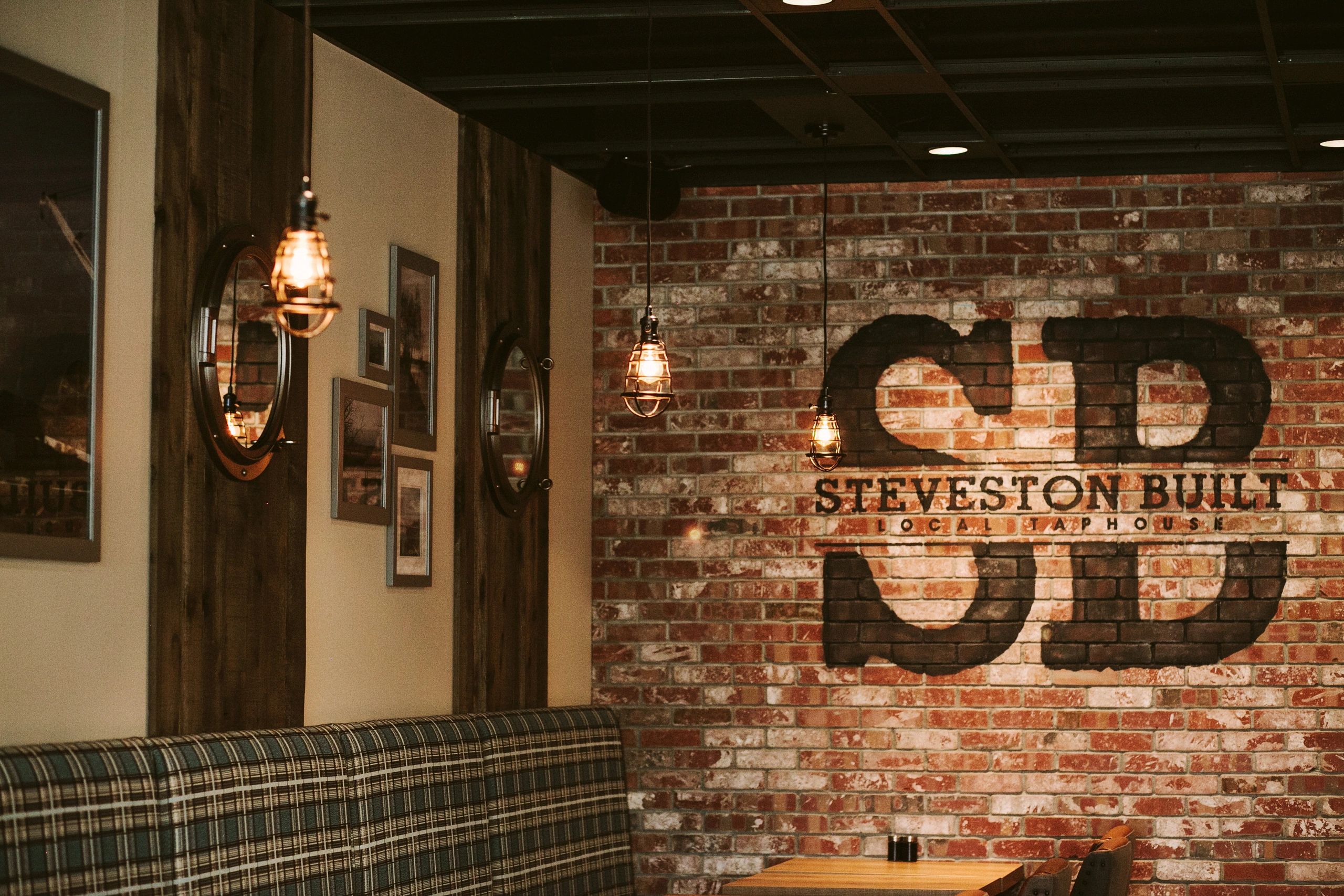 Steveston Built Local Taphouse + Grill, bar in Steveston, Richmond BC